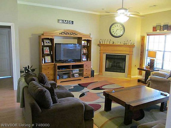 4th image of 1928 Plum Creek Ln E