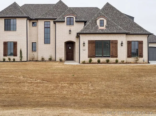 10924 N 81st East Pl, Owasso, OK 74055