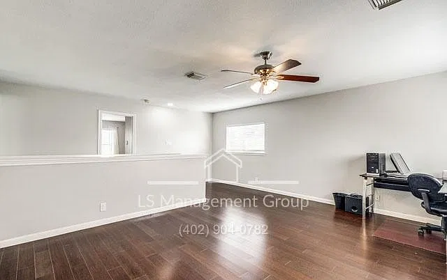 4 bed, 2771 sqft, $2,150 — Photo 2