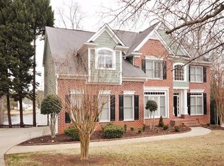 275 Hidden Lake Dr, Fayetteville, GA 30215