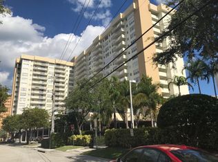 137 Golden Isles Dr APT 301, Hallandale Beach, FL 33009