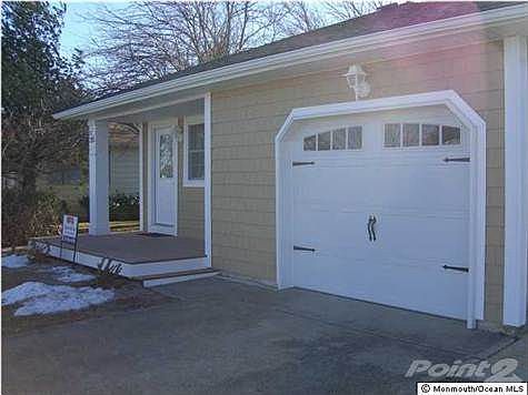 2nd image of 211 Charlotteville Dr N