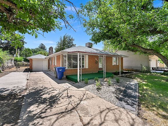 4th image of 216 Donna Ave