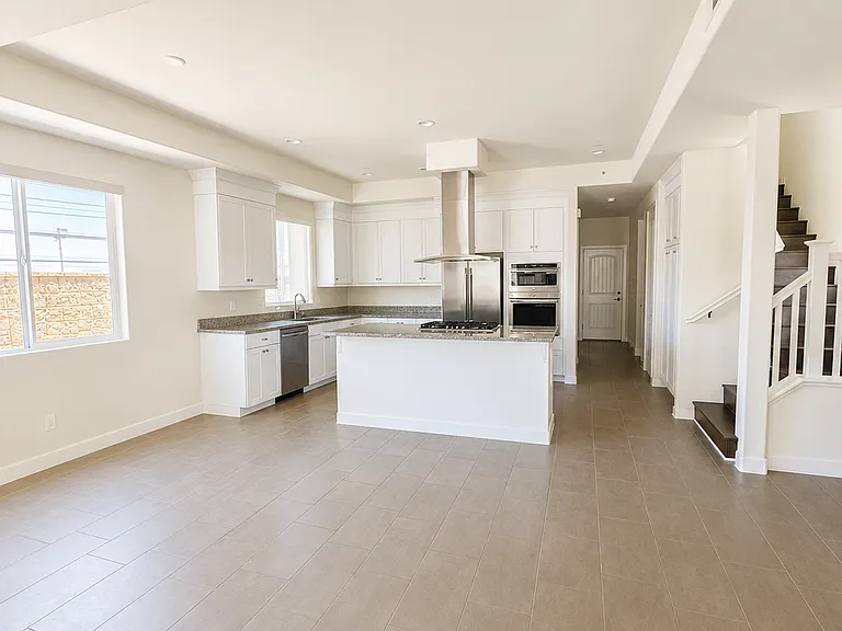 20859 S Normandie Ave — Photo 2