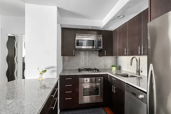 Sold by Triplemint | media 4