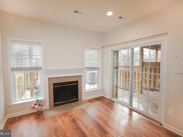 22090 Avonworth Sq, Ashburn, VA 20148