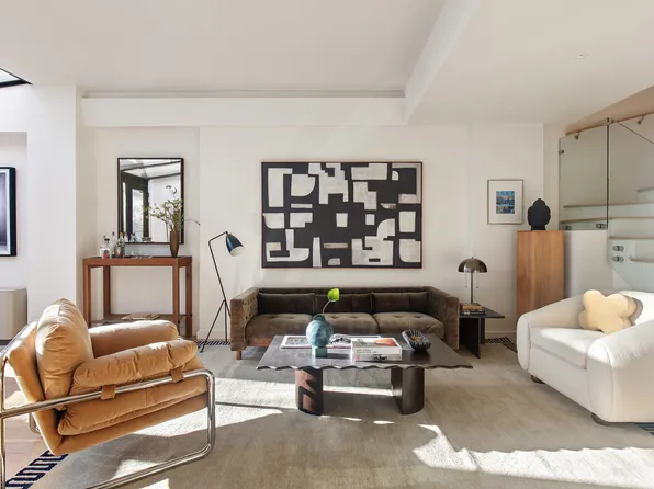 650 East 6th Street image 2 of 11