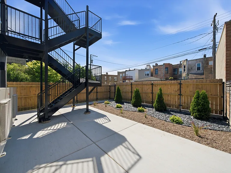 2931 W Washington Blvd #2 — Photo 12