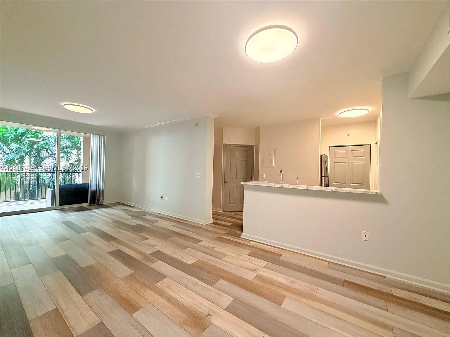 Porto Bellagio Condo — Photo 1