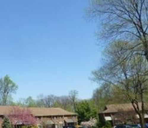 Exterior Neighborhood (street photo)