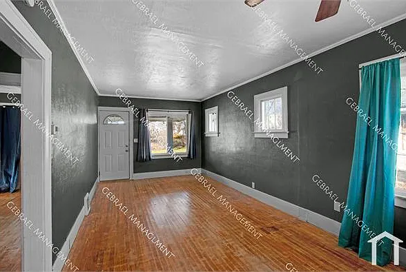 2309 Brown St — Photo 8