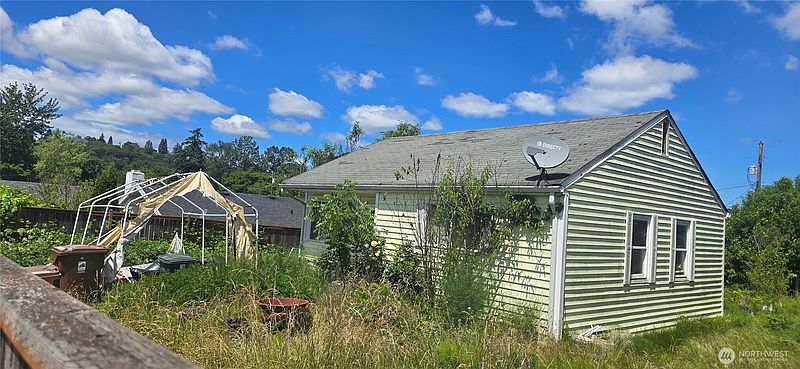 3rd image of 2009 E 35th Street