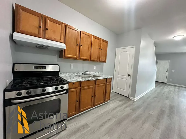 614 Linnard St — Photo 11