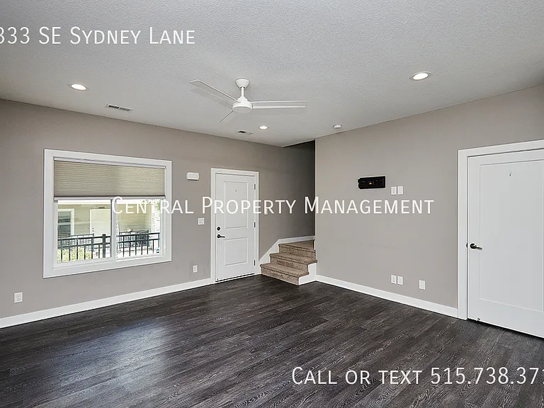 2333 SE Sydney Ln — Photo 3