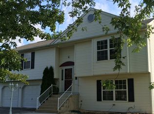 16 Ridgewood Ave, Felton, PA 17322