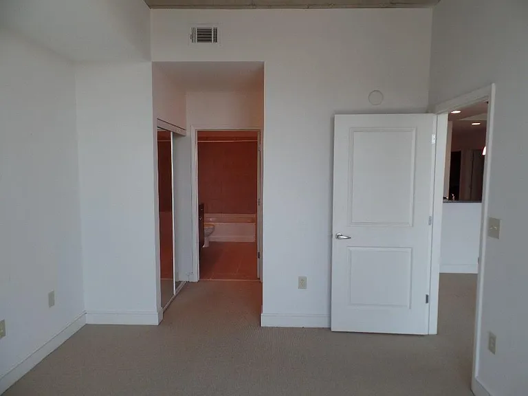 950 W Peachtree St NW #1514 — Photo 11