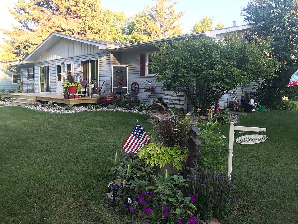 New 31 x 7' deck, landscaping, and walk-out patio doors