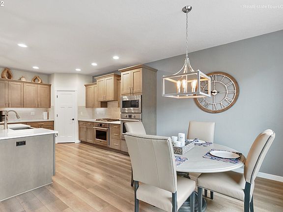 5th image of 2263 SE 11th Ave