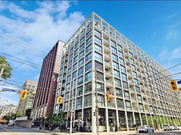 39 Brant St #525, Toronto, ON M5V 0M8