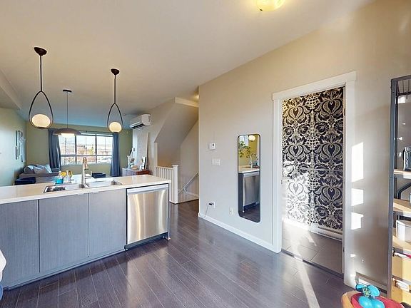 4th image of 19505 68a Ave #70