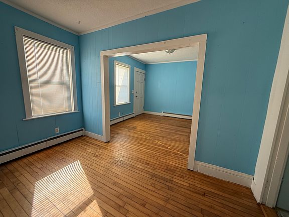 3rd image of 41 Foster St