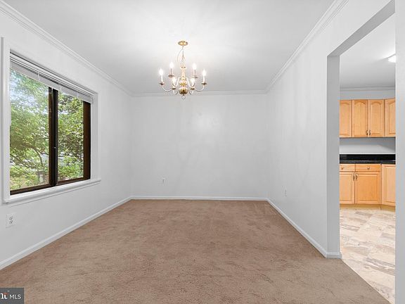4th image of 9721 Kings Crown Ct APT 202