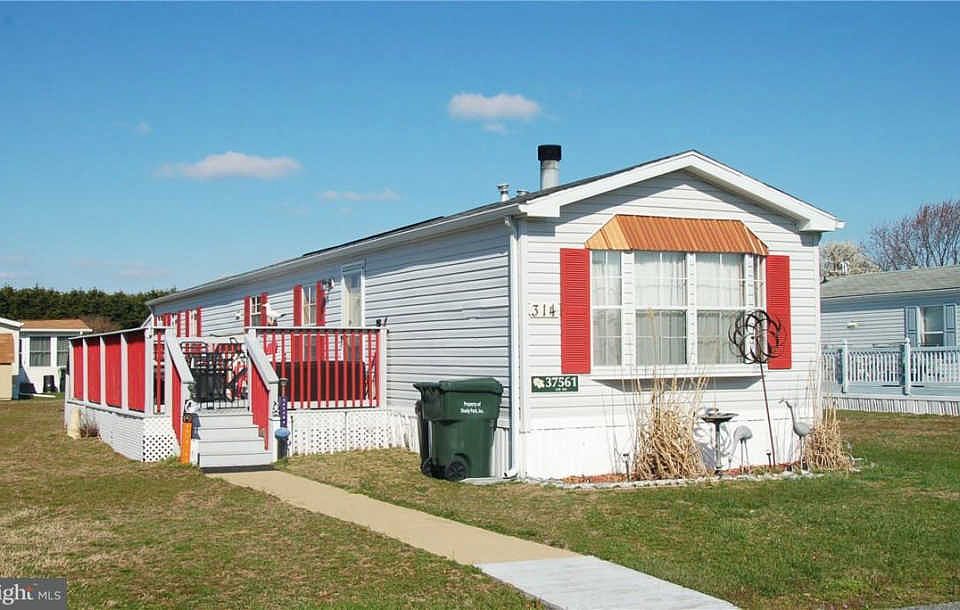 1st image of 37561 Pear Tree Ln
