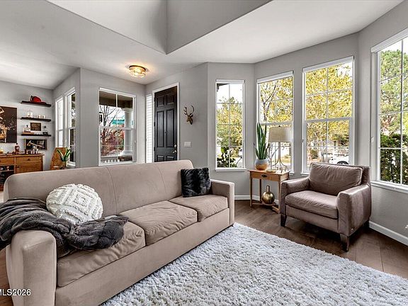 2nd image of 1045 Greenwich Way