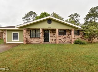 909 Hemlock Rd, Gulfport, MS 39503