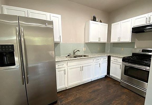 2nd image of 5131 Perry St
