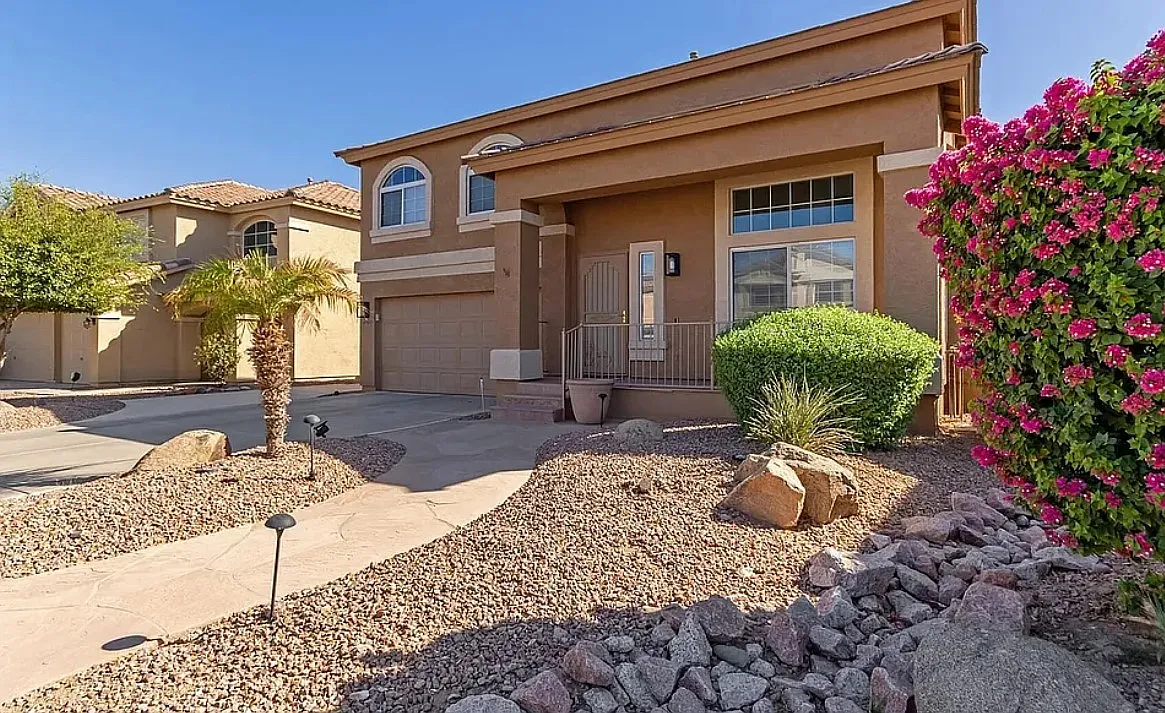3 bed, $4,000 — Photo 1