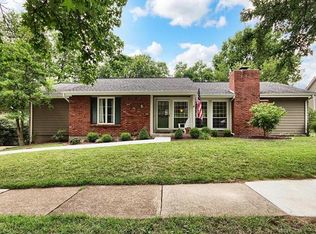 1504 Sunnytree Ln, Ballwin, MO 63021