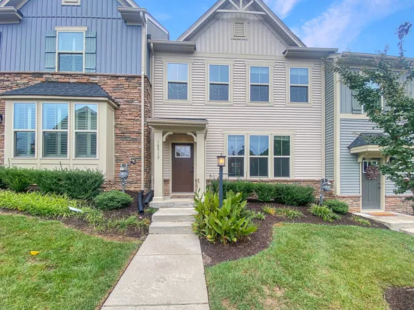 16512 Thornapple Aly, Moseley, VA 23120