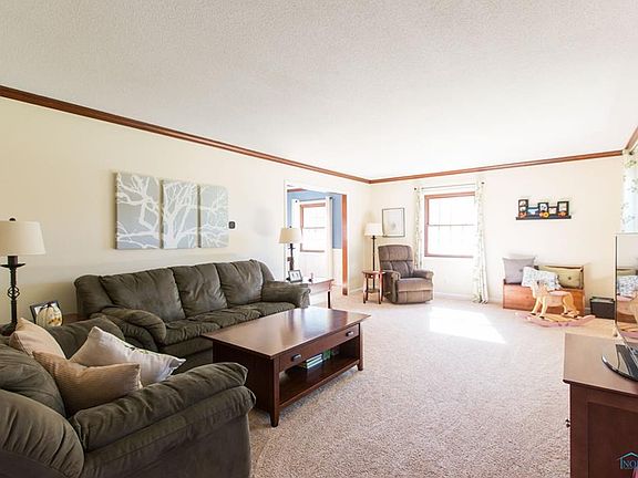 3rd image of 404 Lafayette Blvd