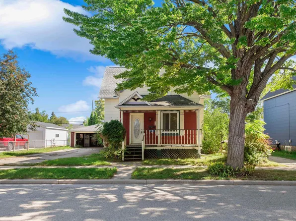 1516 Oakes St, Marinette, WI 54143
