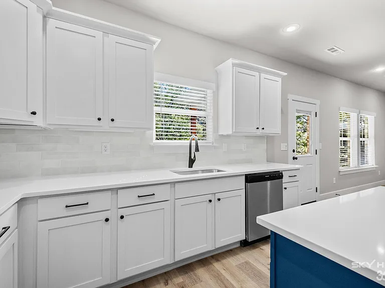221 Dogwood St — Photo 12