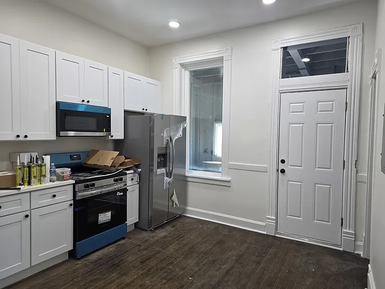 3444 S Western Ave #1R — Photo 4