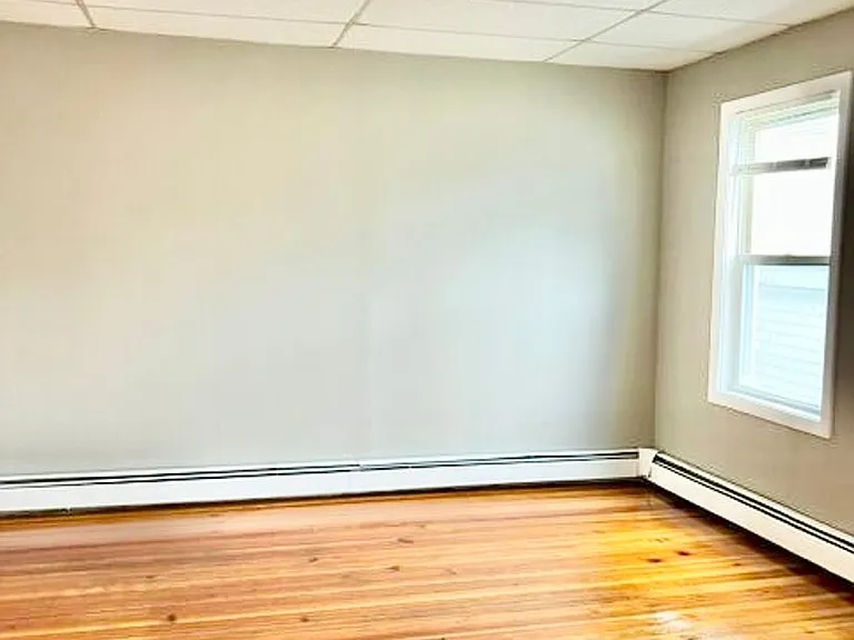 22-24 Lawn Ave #1R — Photo 14