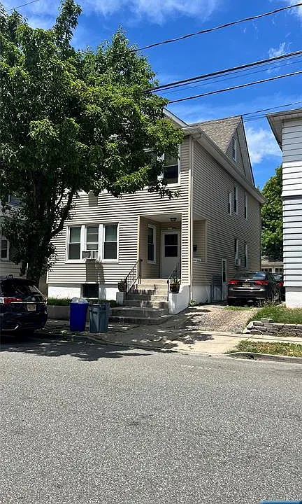 52 Christie Ave #1