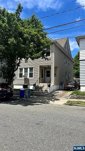 52 Christie Ave Photo 1