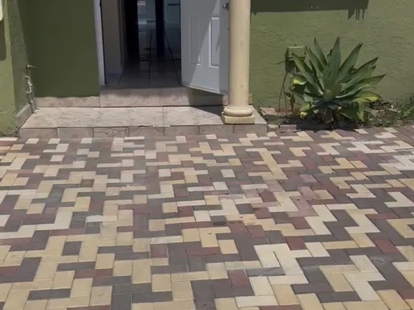 5567 W 17th Ave, Hialeah, FL 33012
