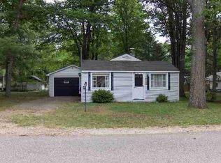 226 Cottage Dr, Houghton Lake, MI 48629