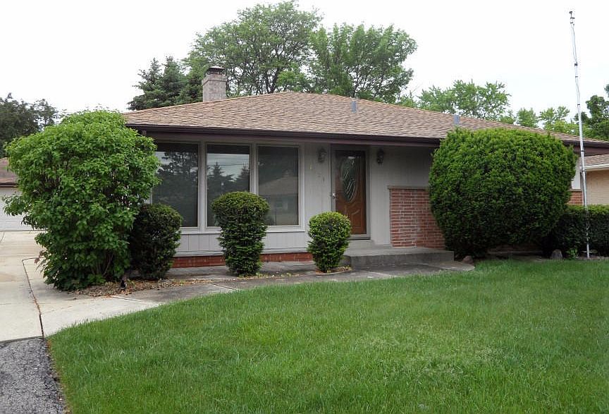 1st image of 6121 W Plainfield Ave