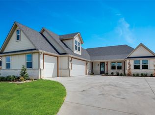 107 Saint Marys Place Gln, Rose, TX 76043