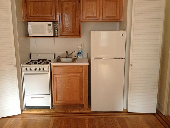 2nd image of 214 E 51st St APT 4B