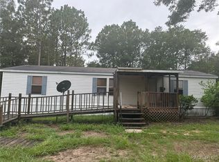 7106 W Crinoline Ln, Dunnellon, FL 34433