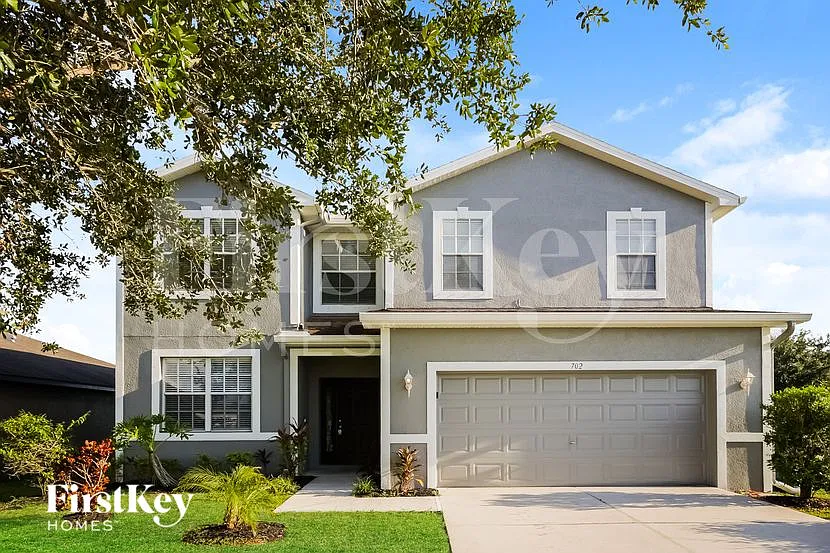 4 bed, 3.0 bath, 2364 sqft, $2,135 — Photo 1