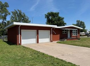 2910 Quivira Ave, Great Bend, KS 67530