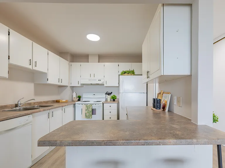 35 Bredin Pkwy — Photo 8