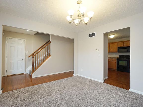 5th image of 297 Cherry Laurel Ct